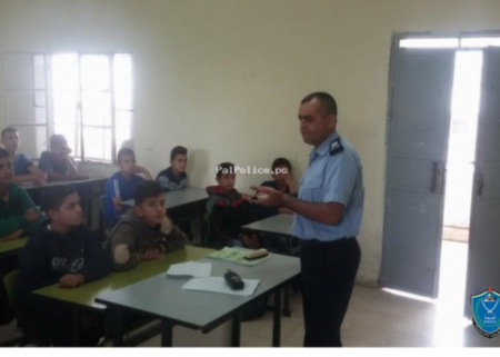 الشرطة تنظم ثلاث محاضرات توعية شرطية بمدرسة دير غزالة الثانوية للبنين في جنين