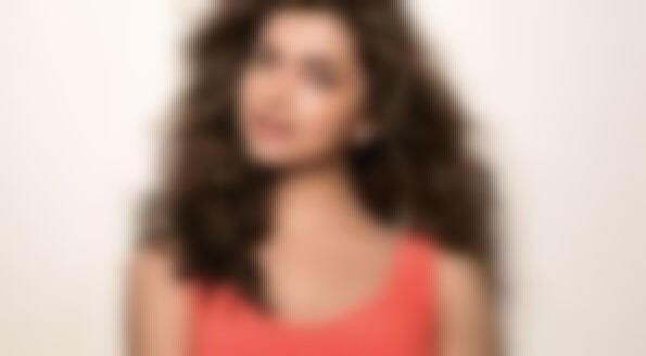  1.5 مليون دولار لمن يقتل هذه الممثلة الهندية الشهيرة