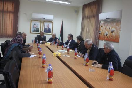 نائب المحافظ يطلع وفدا فرنسيا تضامنيا على أوضاع المحافظة ويبحث معه سبل التعاون