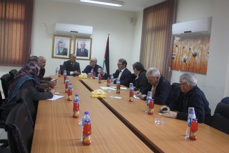 نائب المحافظ يطلع وفدا فرنسيا تضامنيا على أوضاع المحافظة ويبحث معه سبل التعاون