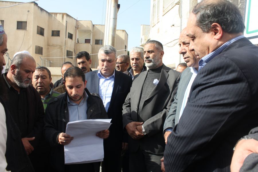  أئمة وخطباء مساجد محافظة جنين يسلمون المحافظ رمضان مذكرة باسم فخامة الرئيس أبو مازن تنديد واستنكار على الاعتداء الإرهابي في مسجد الروضة بسيناء