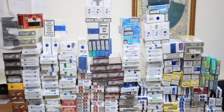 احباط تهريب كمية كبيرة من السجائر والمعسل على معبر الكرامة