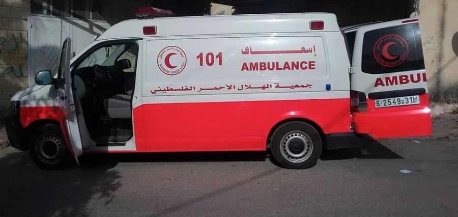 الشرطة تحقق في وفاة شاب سقطت عليه حاوية
