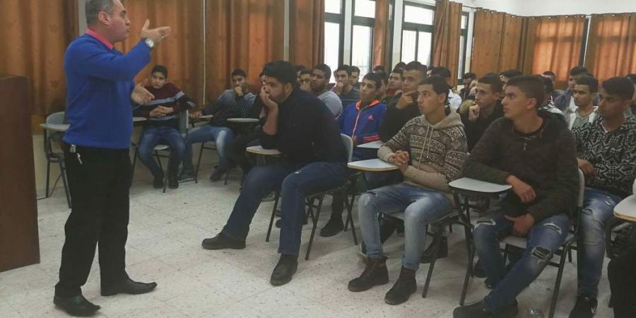 وقائي جنين ينظم محاضرة حول الجرائم الإلكترونية لطلاب المدرسة الصناعية