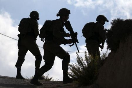 الاحتلال يشدد من إجراءاته في طولكرم وينصب حواجز على كافة مداخلها