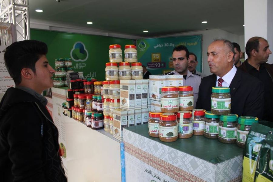 نائب محافظ جنين يتفقد معرض غذاؤنا 2018