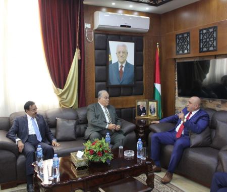  محافظ جنين يبحث التعاون مع المشترك مع الجامعة العربية الأمريكية