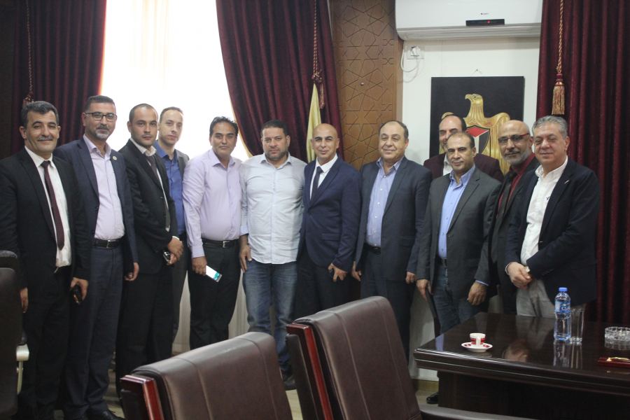  محافظ جنين يبحث مع مستثمرين تنفيذ مشاريع في محيط الجامعة العربية الأمريكية