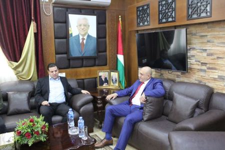 المحافظ الرجوب يستقبل النائب العربي أيمن عودة