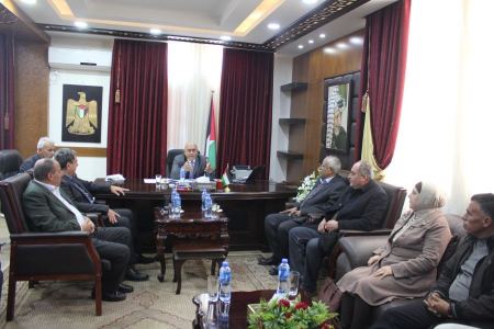 محافظ جنين يبحث مع بلدية جنين سبل التعاون للنهوض بواقع المدينة