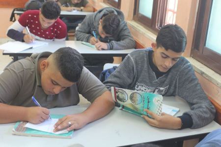 الأحفاد "يُطاردون" بلفور!