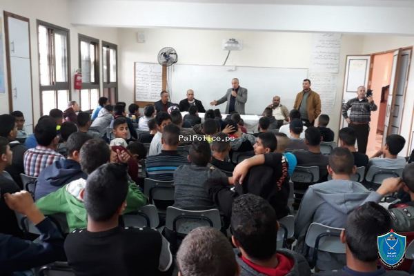 الشرطة تنظم محاضرة توعية حول الجرائم الالكترونية وسلبيات الانترنت في جنين