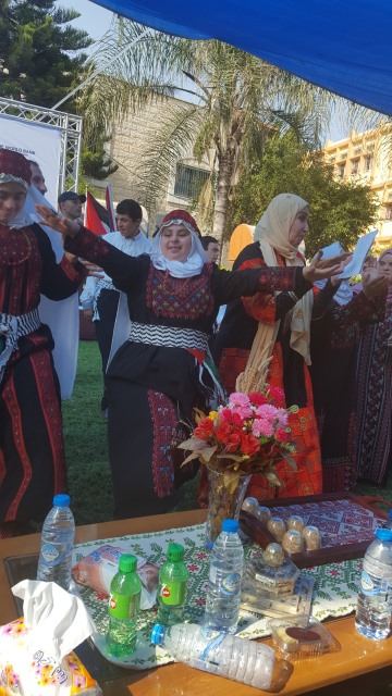 فلسطينية مناضلة، تستحق الاحترام