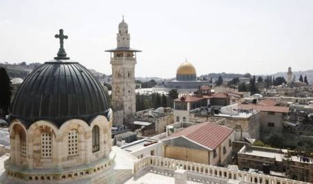 محكمة الاحتلال تُلغي بيع أملاك البطريركية للمستوطنين بالقدس