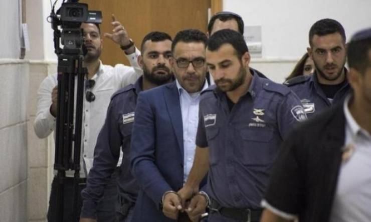 الاحتلال يعتقل محافظ القدس من منزله في سلوان