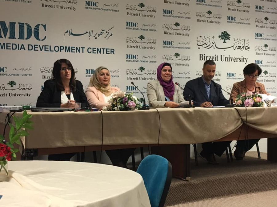 محور يشارك بورشة عمل بورشة عمل وتأهيل فتيات جنين ورشة عمل حول الحقوق العمالية