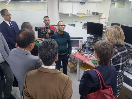 نائب رئيس وزراء ولاية تارلاند الألمانية تتفقد الطلبة المتدربين من الدراسات الثنائية في جامعة القدس