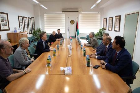 أ.د. عماد أبو كشك يستقبل وفداً رفيع المستوى من الجامعات الأمريكية العريقة