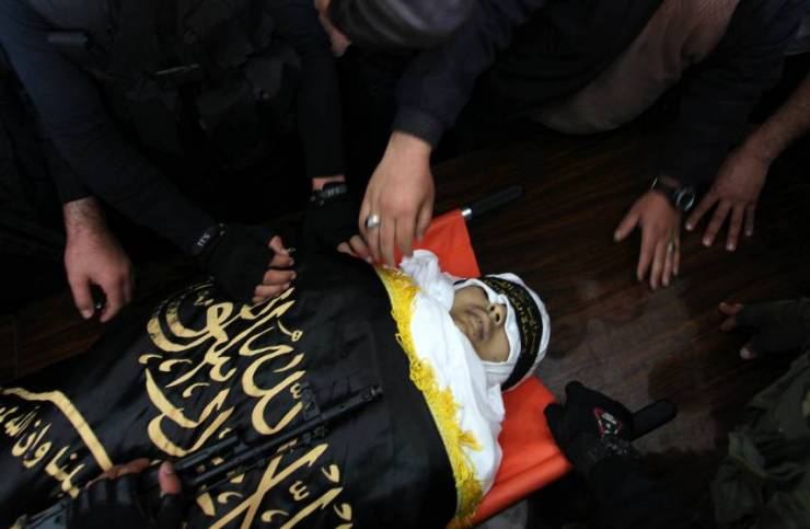 شهيدان متأثران بجراحهما في غزة