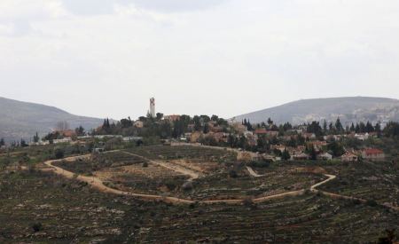 الاحتلال يجرف أراضي جنوب شرق نابلس