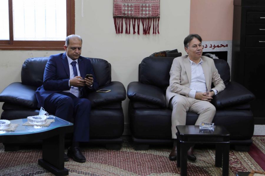قلقيلية : المحافظ يلتقي القنصل العام التركي ويطلعه على واقع المحافظة