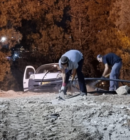 لليوم العاشر: الاحتلال يواصل تهويد مقبرة اليوسفية بالقدس ويغطي جزءا منها بالعشب الصناعي