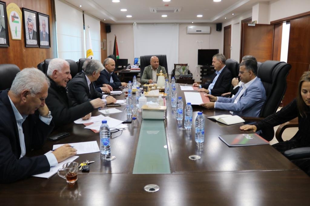 أعضاء من تنفيذية المنظمة يلتقون بالمفوض العام للأونروا وتبحث معه احتياجات اللاجئين والاونروا