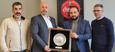  دعماً لأكاديمية كرة القدم للنادي المقدسي شركة المشروبات الوطنية كوكاكولا/كابي ونادي هلال القدس يوقعان اتفاقية تعاون
