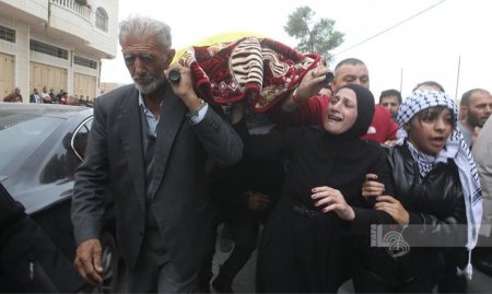 جماهير شعبنا في الخليل تشيع جثمان الشهيدة الطفلة فلة المسالمة