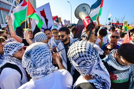 آلاف الأردنيين يشاركون بوقفات ومسيرات دعما لفلسطين للجمعة السابعة على التوالي