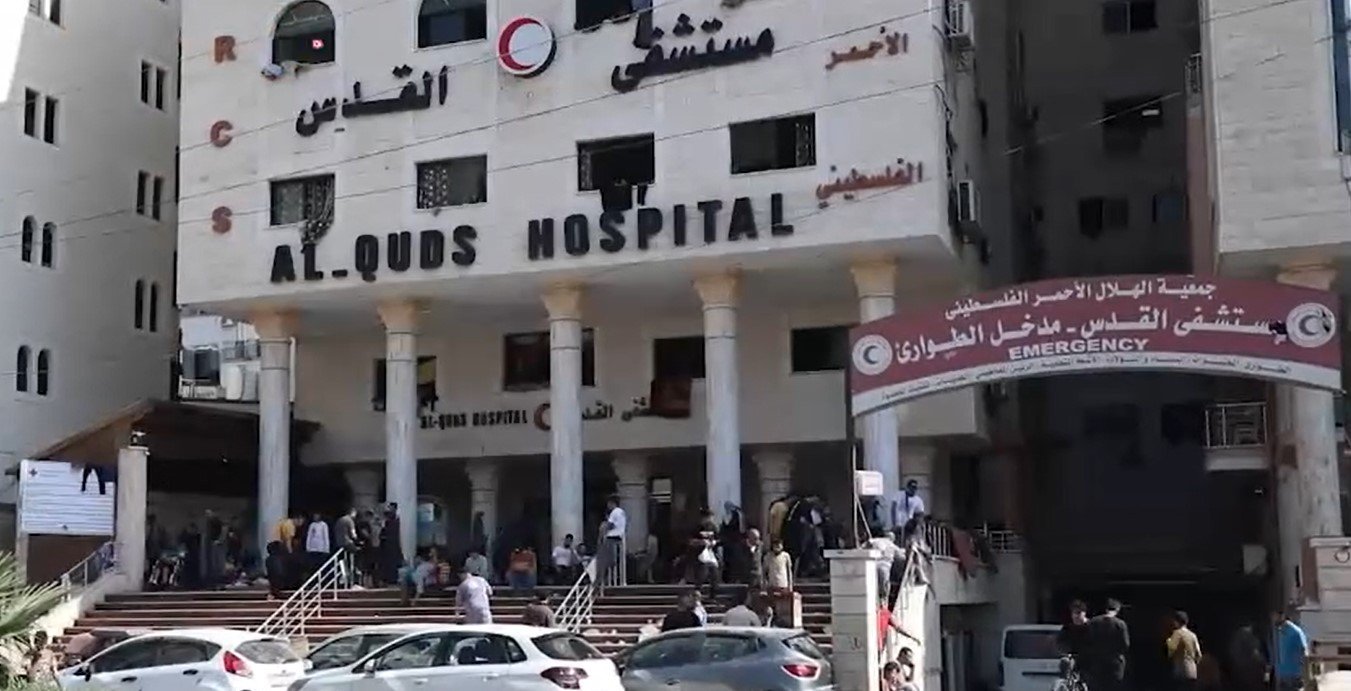قصف إسرائيلي مكثف على محيط مستشفى القدس جنوب غزة