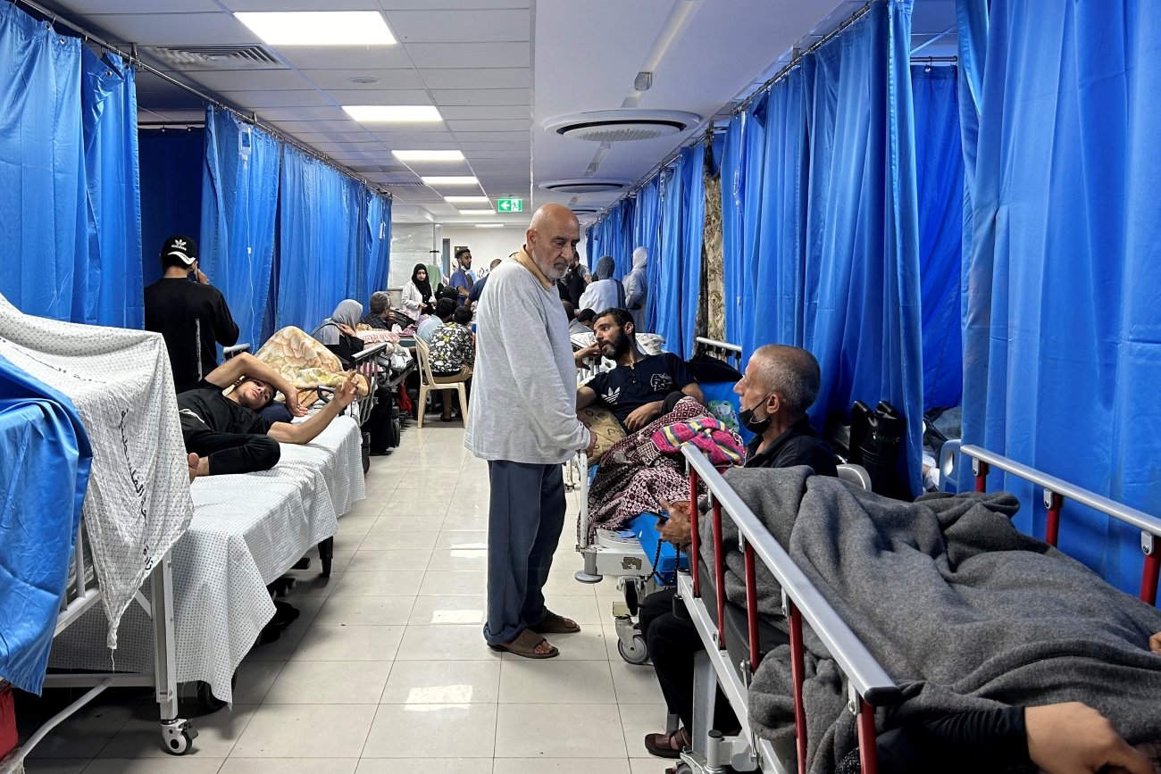 استشهاد 3 من مرضى العناية الفائقة بمجمع الشفاء لانقطاع الأكسجين