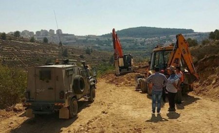الاحتلال يغلق طريقا زراعيا في الخضر جنوب بيت لحم