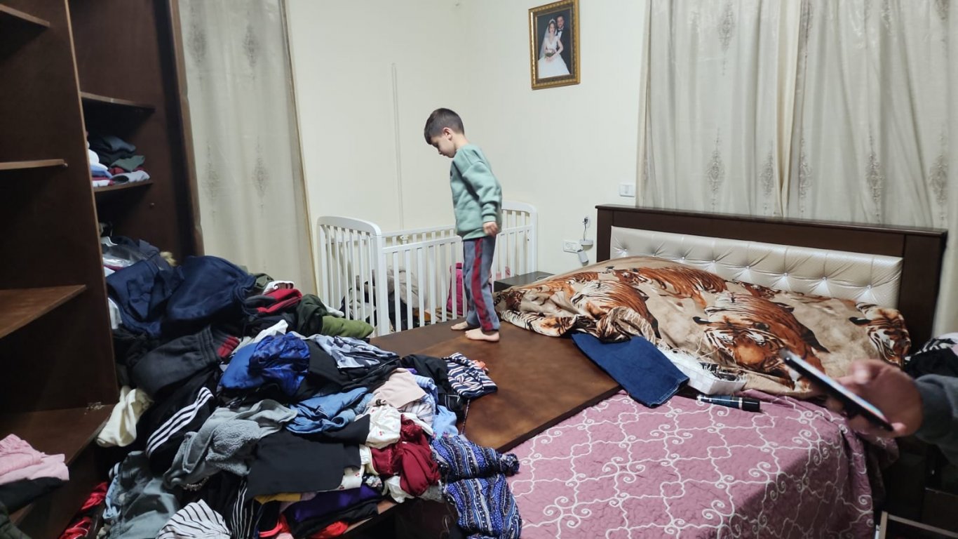 الاحتلال يعتقل شابين من بلدة العيسوية