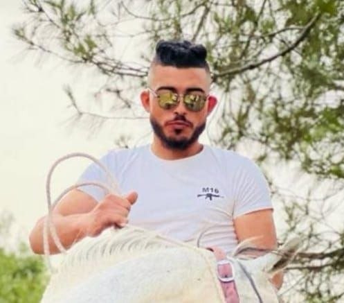 الاحتلال يقتحم منزل الشهيد مفيد اخليل في بيت أمر ويعتقل نجله