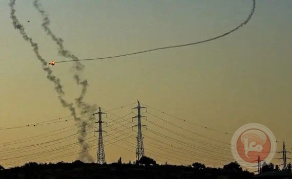 بعد مطاردة 40 دقيقة: مسيرة تصيب قاعدة الياكيم وتوقع إصابات