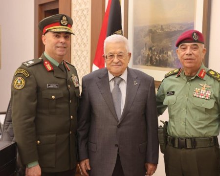 مراسم تسليم وتسلم قيادة الحرس الرئاسي واستقبال الرئيس للقادة