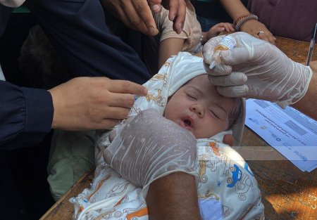 وزير الصحة يعلن بدء استكمال حملة تطعيم الأطفال في قطاع غزة