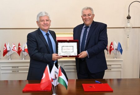 جامعة القدس والعلوم الصحية التركية توقعان اتفاقية لتوسيع التعاون الاستراتيجي 