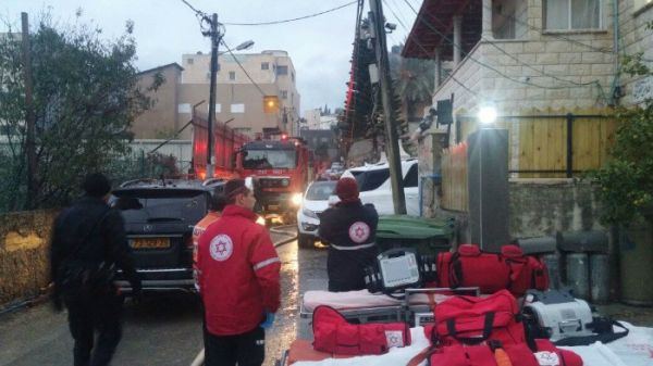 وفاة فلسطيني واصابة طفلين بحريق في منزلهم