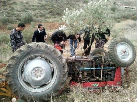 مصرع شاب جراء انقلاب جرار زراعي غرب جنين