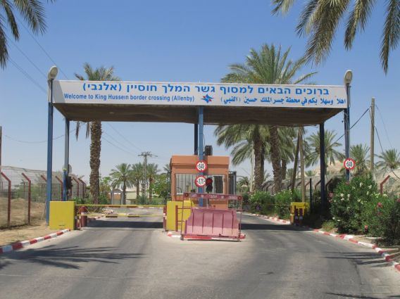 المطالبة بالتدخل الفوري لإنقاذ الصادرات الفلسطينية على معبر الكرامة