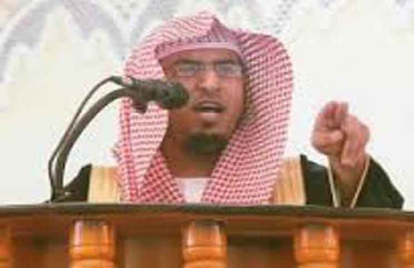 خطيب سعودي يهاجم اولياء امور تلميذات المدارس و الجامعات بهذا الوصف الجارح .. تابع سيصدمك