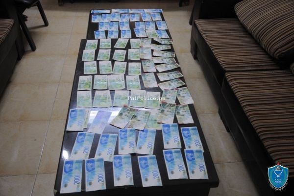 الشرطة تقبض على شخص بتهمة ترويج عمله مزيفة