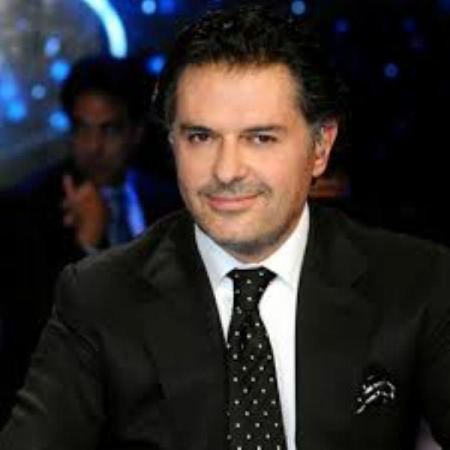 صور/ شارك الفنان راغب علامة جمهوره صور عائلية منها صوره تجمعه باخيه ومدير اعماله .. فصدم الجمهور بالشبه الكبير بينهما، تابع