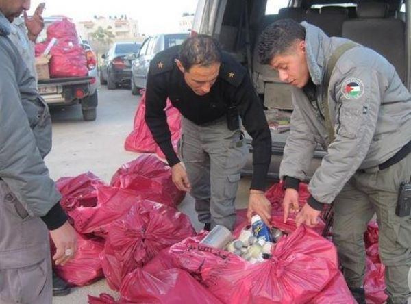 مصادرة وإتلاف مواد معطرة منتهية الصلاحية في جنين 