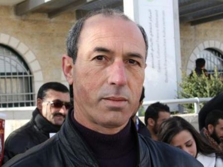 "الإعلام" استهداف الصحافة وتجديد اعتقال الزميل عمر نزال انتهاك فاضح للحقيقة