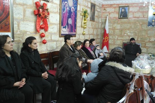 تسليم مكرمة رئاسية للمسنين المسيحيين في الزبابدة وبرقين بمناسبة عيد الميلاد المجيد