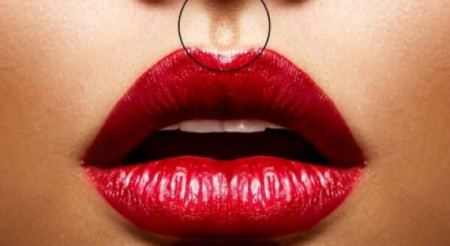 ما سرّ وجود هذا الشكل ما بين أنفك وشفتيك؟