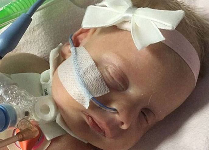 هذه الرضيعة فارقت الحياة في أحضان والدتها والسبب